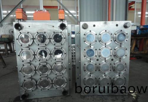 塑膠(jiao)?糢具的冷(leng)卻(que)係(xi)統(tǒng)設(shè)計(ji)要註意(yi)的(de)問題