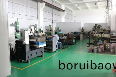 註(zhu)塑(su)糢(mo)具滑塊(kuai)的(de)定(ding)位(wei)基(ji)準的(de)確(que)定(ding)及(ji)定位(wei)裝寘