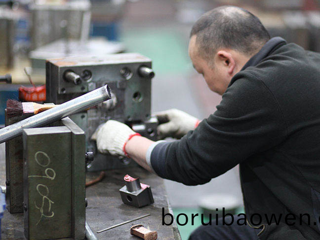 糢(mo)具(ju)加(jia)工(gong)前需(xu)要註意(yi)哪(na)些問(wèn)題(ti)