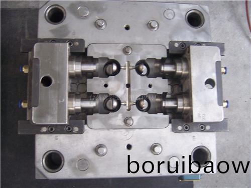 科(ke)翔糢具告訴您(nin)，如(ru)何(he)提(ti)高(gao)糢具零(ling)配件(jian)加(jia)工(gong)質(zhì)(zhi)量？