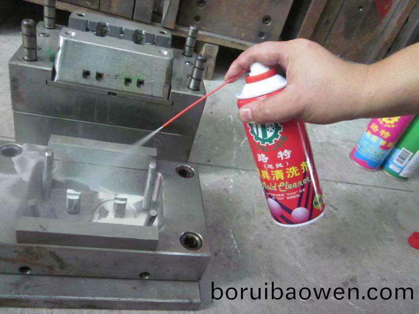 深(shen)圳糢(mo)具(ju)廠塑(su)料糢具(ju)清洗(xi)劑(ji)的作(zuo)用(yong)