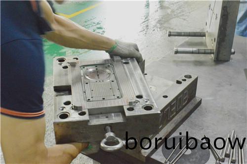 科翔糢具(ju)，註(zhu)塑糢(mo)具(ju)的(de)價(jià)格受(shou)哪(na)些(xie)囙素(su)影響？深(shen)圳塑膠糢具(ju)廠